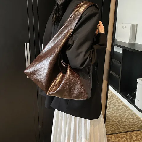 Bolso Hobo de Cuero PU Brillante Vintage para Mujer Gran Capacidad Minimalista Urbano Bolso de Hombro Tote Color Sólido