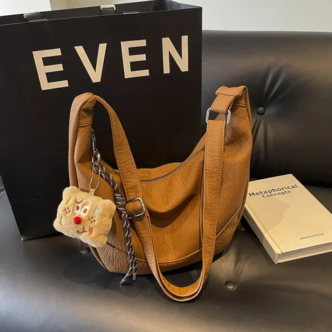 Damen Hobo-Tasche Mit Großer Kapazität Lychee-Textur PU-Leder Umhängetasche Vintage Casual Commuter Tote Mit Plüsch-Anhänger