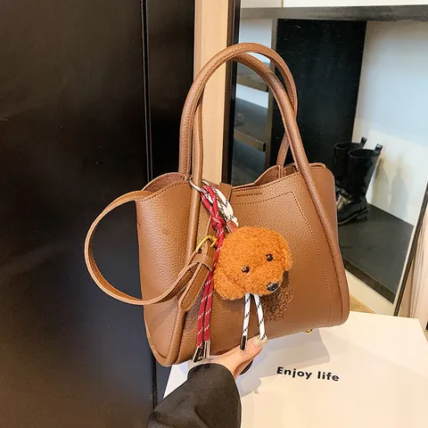 Retro Lychee Muster PU Leder Eimertasche Für Damen Mode Shopper Mit Plüsch Hund Anhänger Verstellbare Umhängetasche