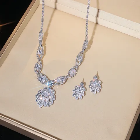 Luxus Titanstahl Zirkonia Halskette Und Ohrringe Schmuckset Marquise Blatt Cluster Braut Hochzeit Party Schmuck Für Damen