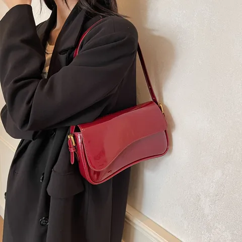 Borsa Sottobraccio in Vernice da Donna Moda Patta Asimmetrica Borsa a Tracolla Fibbia Dorata Borsa da Pendolare Borsetta Quotidiana
