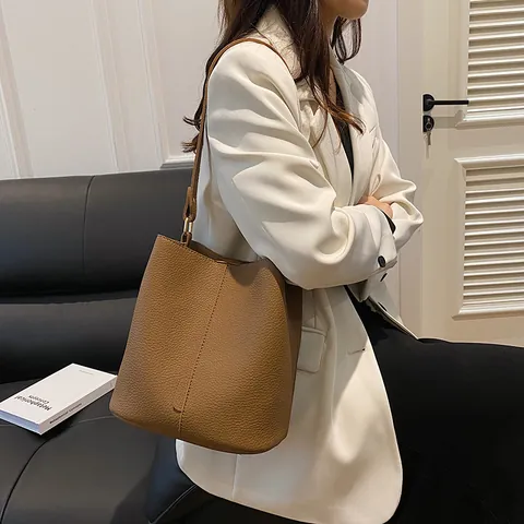 Bolso de Cubo para Mujer de Cuero PU con Patrón de Lichi Minimalista Color Sólido Bolso de Hombro con Bolsa Interior