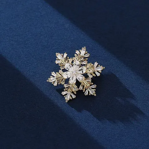 Elegante Broche de Copo de Nieve de Cobre Incrustado de Circón Diseño Rotativo de Cristal para Mujer Moda Broche para Traje Joyería Regalo