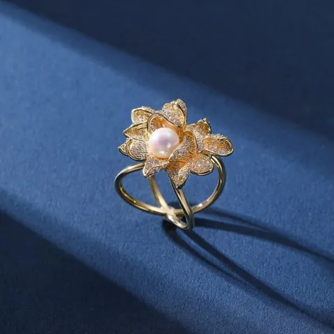 Eleganter Goldbeschichteter Lotus Schalschnalle Mit Künstliche Perle Zirkon Dekorativer Doppelring Schalring Für Damen Bekleidungszubehör