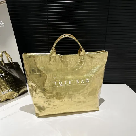 Crocodile Pattern Patent Leather Tote Bag Large Capacity Women Handbag Letter Print Fashion Commute Shoulder Bag