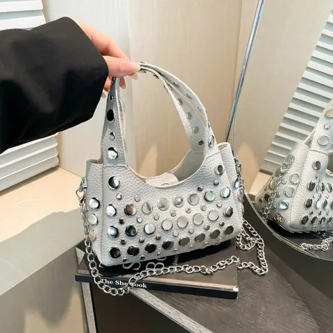 Mode Klinknagels Dames Schoudertas PU Leer Punk Stijl Crossbody Tas Met Metalen Ketting Kleine Tote Bag Voor Dagelijks Gebruik