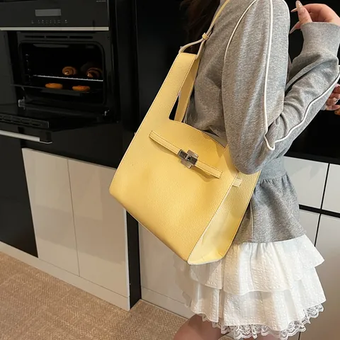 Women's PU Leather Shoulder Bag Lychee Pattern Large Capacity Handbag Commute Messenger Bag With Metal Buckle Casual Tote