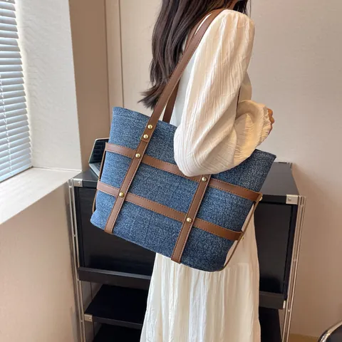 Borsa Tote in Denim Vintage Con Griglia in Pelle E Rivetti Borsa a Tracolla Grande Capacità per Donna Pendolare Quotidiano