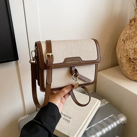 Women Woven PU Leather Crossbody Bag Vintage Fashion Contrast Color Square Shoulder Bag With Adjustable Strap Metal Pendant