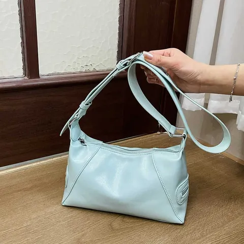 Borsa Piccola Quadrata in Pelle PU a Tinta Unita Con Tracolla Larga Regolabile Con Occhielli in Metallo Minimalista Borsa a Spalla da Donna