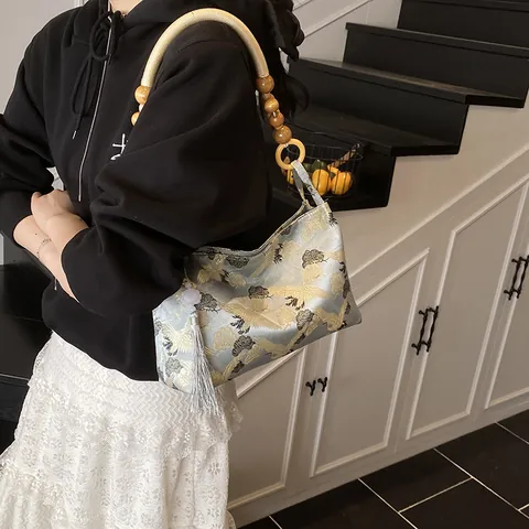 Vintage Brokat Unterarmtasche Damen Kranich Stickerei Wolkenmuster Schultertasche Mit Holzperlengriff Und Lange Quaste