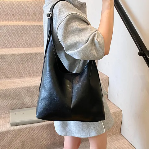 Bolso Tote de Gran Capacidad para Mujer en Cuero PU Moda Minimalista Bolso de Hombro Hobo Con Correa Ajustable Color Sólido