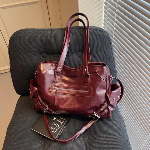 Große Damen PU-Leder Tragetasche Motorrad-Stil Nieten Deko Rock Umhängetasche Y2K Fashion Täglich Pendler Handtasche