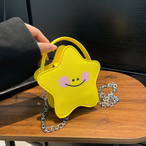 Cartoon Star Shaped PU Leather Crossbody Bag With Smile Face Mini Handbag Gold Metal Chain Strap For Women Girls Gift
