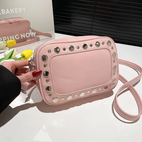 Dames Crossbodytas met Klinknagels PU Leer Punk Kleine Vierkante Cameratas Zilveren Noppen Casual Mode Handtas