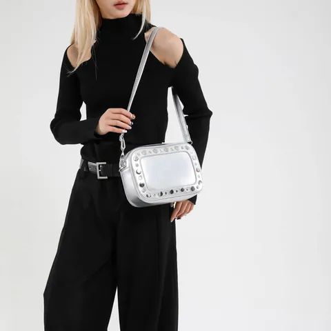 Dames Crossbodytas met Klinknagels PU Leer Punk Kleine Vierkante Cameratas Zilveren Noppen Casual Mode Handtas