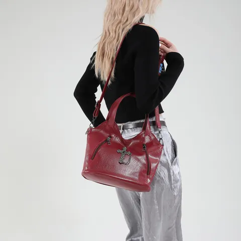 Borsa a Mano in Pelle PU Vintage Donna Pendente a Croce Motivo Lychee Borsa a Tracolla Punk Gothic Commuter Con Catena