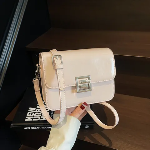 Piccola Borsa Quadrata Minimalista in Pelle PU per Donna Tinta Unita Lucida Borsa a Tracolla con Chiusura in Metallo Geometrica Borsa alla Moda