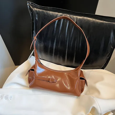 Bolso de Axila de Estilo Vintage Francés en Cuero PU Brillante para Mujer Bolso de Hombro Pequeño Color Sólido Con Hebilla