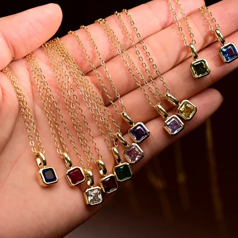 Collar con Colgante de Piedra de Nacimiento de Zirconia Cuadrada de Cobre Chapado en Oro de 18K para Mujer Joyería Elegante