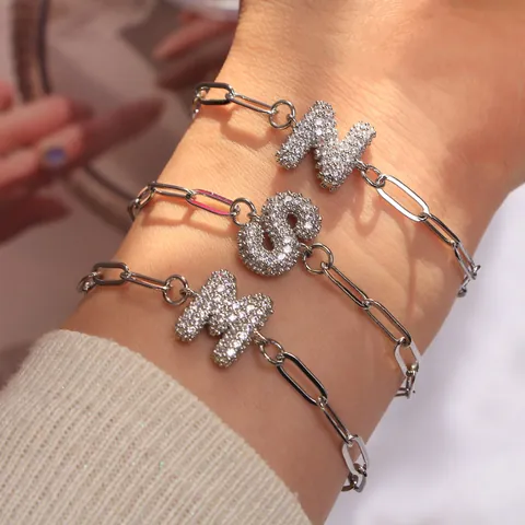 Pulsera de Cadena de Clip con Letra Inicial de Cobre Plateado con Zirconia para Mujer Joyería de Alfabeto Ajustable Regalo