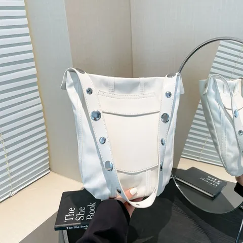 Vintage Große Kapazität Vertikale Beuteltasche Niete Minimalistisch PU Leder Damen Schulter Achseltasche Reißverschluss Tasche