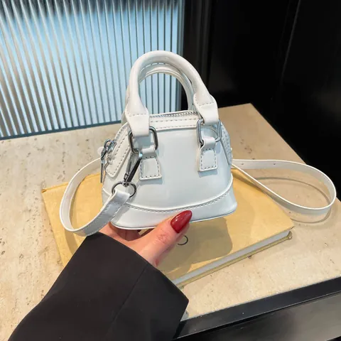 Bolso Concha de Charol Coreano para Mujer Mini Bolso de Mano Cruzado de Cuero PU Brillante Bolso de Hombro Pequeño con Correa Ajustable