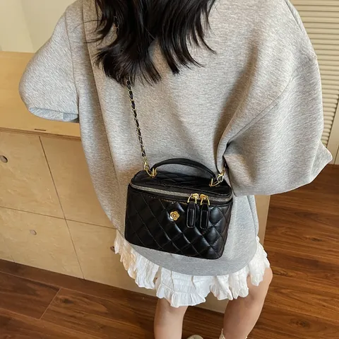 Women Quilted Crossbody Bag PU Leather Chain Strap Handbag Flower Decor Elegant Small Square Vanity Case Party Bag
