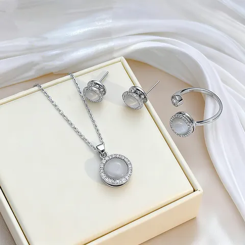 Elegant Stainless Steel Chain Necklace Copper Zirconia Inlaid Synthetic Cat's Eye Stone Pendant Jewelry For Women Gift