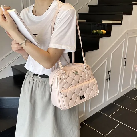 Damen Gesteppt Kunstleder Stern Rucksack Mode Nieten Umhängetasche Y2K Rucksack Für Pendeln Täglich Reise Handtasche