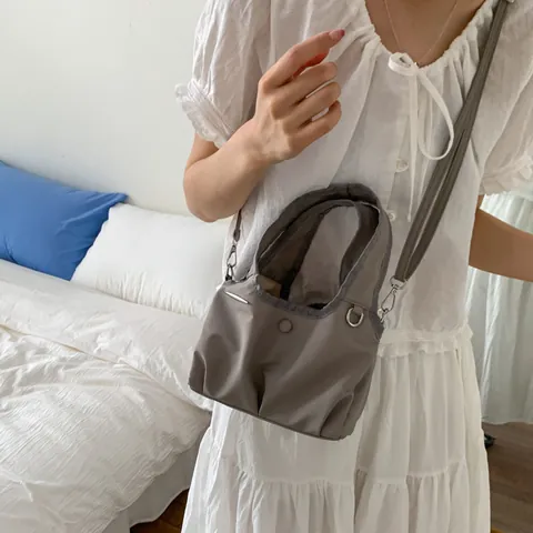 Borsa Tote in Nylon Minimalista da Donna Piccola Borsa a Tracolla Pieghettata Casual Crossbody Handbag con Manico Superiore Elegante