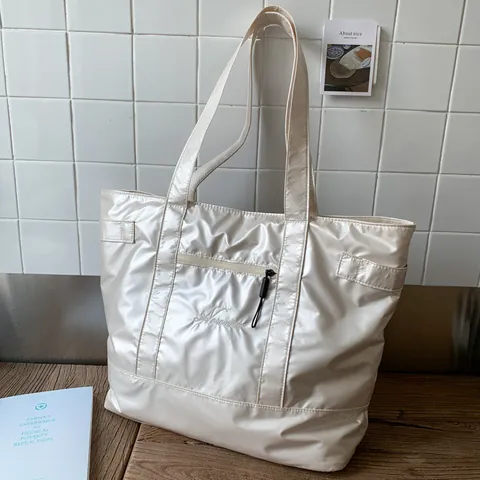 Damen Große Kapazität Tote-Bag Metallisch Glänzend PU Leder Umhängetasche Mit Externer Reißverschlusstasche Bestickt Casual Handtasche