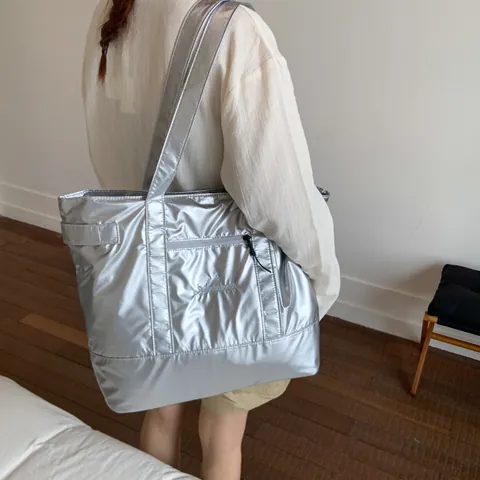Damen Große Kapazität Tote-Bag Metallisch Glänzend PU Leder Umhängetasche Mit Externer Reißverschlusstasche Bestickt Casual Handtasche