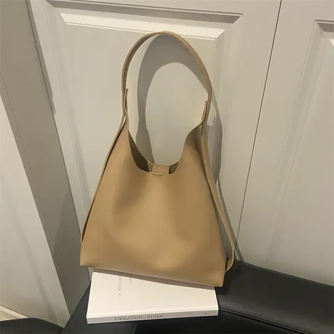 Women Large Capacity Tote Bag And Pouch PU Leather Commuter Hobo Bag Solid Color Minimalist Handbag For Daily Travel