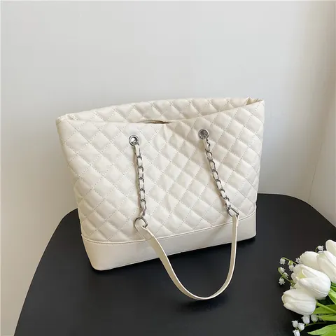 Dames Ruitpatroon Tote Bag Grote Capaciteit Diamantpatroon Schoudertas Met Metalen Ketting Modieuze Handtas Voor Dagelijks Gebruik