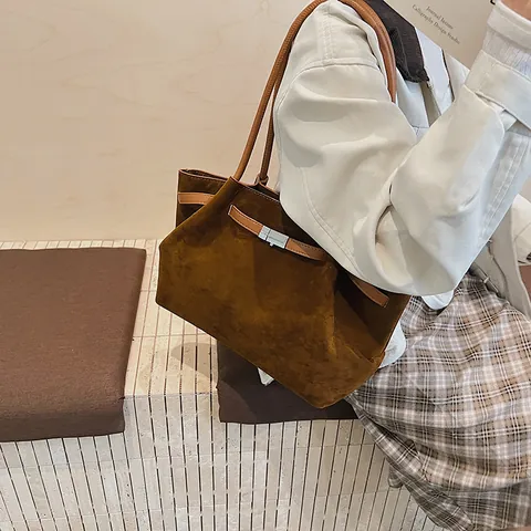 Minimalist Suede PU Large Capacity Tote Bag For Women Vintage Shoulder Bag With Metal Buckle Commuting Daily Handbag