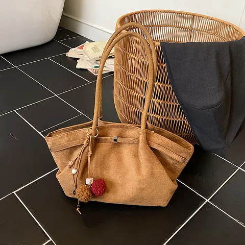 Vintage Suede Look Large Capacity Tote Bag For Women Retro Frosted PU Leather Shoulder Bag With Pompom Pendant Handbag For Daily Work