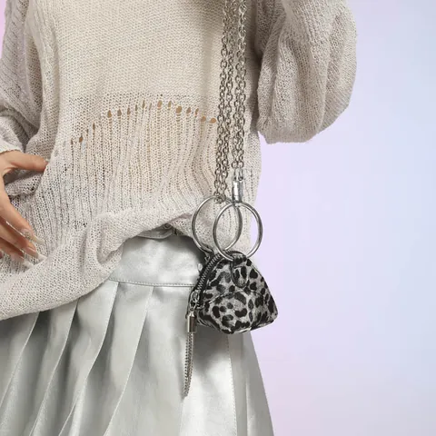 Bolso Bandolera Mini Triangular con Estampado de Leopardo y Asa de Anillo de Metal Bolso de Lápiz Labial Elegante Mujer