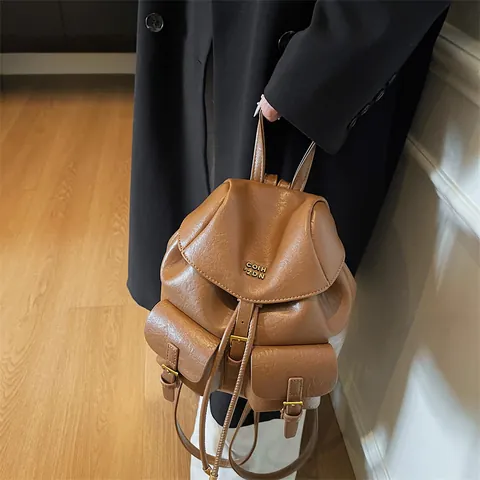 Mochila Mini de Cuero PU Vintage para Mujer Con Bolsillos Delanteros Cierre de Solapa y Cordón Bolso de Hombro Casual Diario