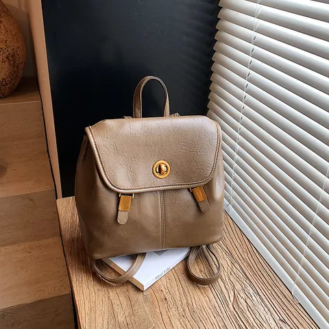 Mochila Vintage de Estilo Preppy en Cuero Sintético para Mujer Estilo Coreano Ins Diseño Pequeño Solapa Cierre Dorado Escuela