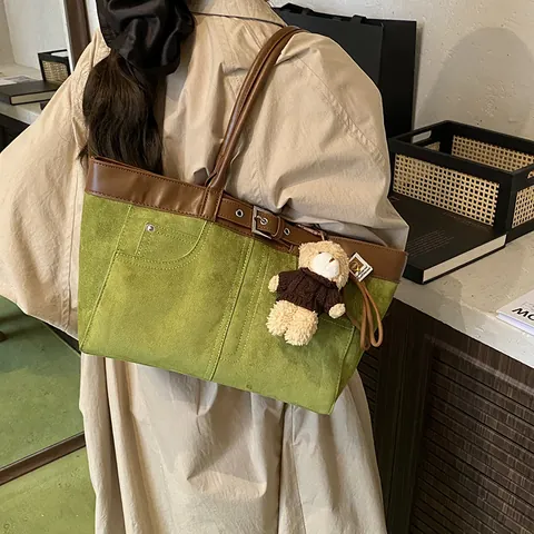 Retro Suede Look PU Patchwork Tote Bag For Women Large Capacity Shoulder Bag With Plush Bear Pendant Casual Commuter Handbag