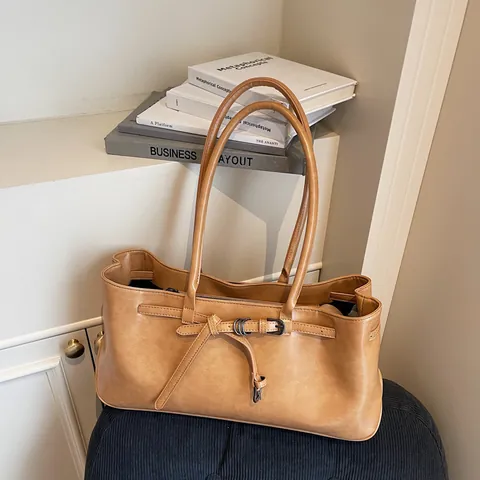 Grand Sac Fourre-tout en Cuir PU Rétro Pour Femmes Sac à Épaule Vintage Sous le Bras Avec Décor de Boucle de Ceinture