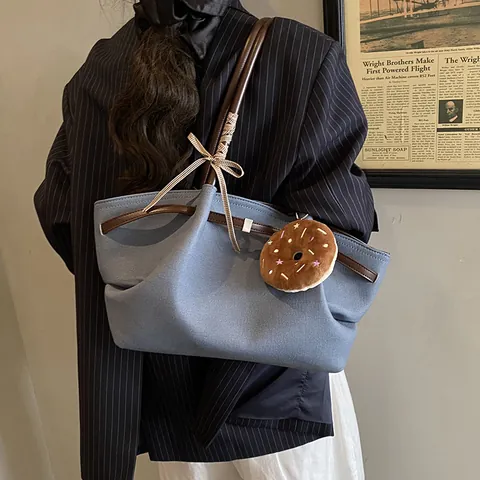 Large Capacity Women PU Leather Tote Bag Fashion Shoulder Bag With Donut Pendant Bow Commuting Casual Handbag