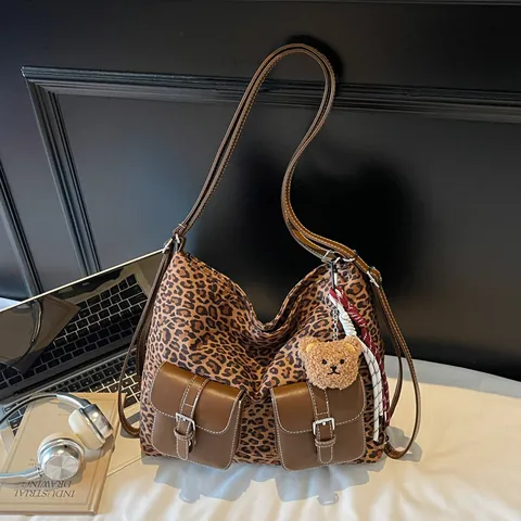 Vintage Leopard Print Hobo Bag Large Capacity PU Fabric Stitching Shoulder Bag With Bear Keychain For Women Daily School