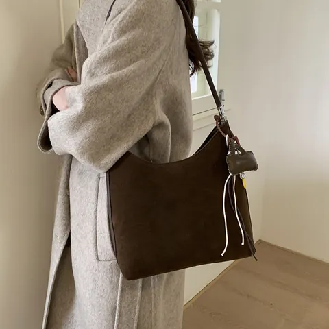 Vintage Suede Hobo Underarm Bag For Women Retro Minimalist One Shoulder Bag With Pendant Solid Color Casual Handbag Gift