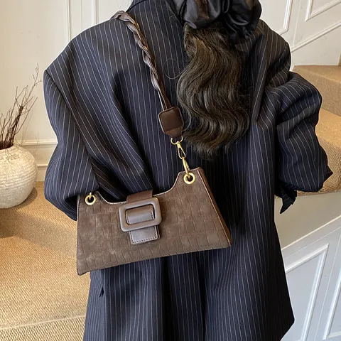 Vintage Crocodile Pattern PU Leather Underarm Shoulder Bag For Women French Chic Square Buckle Crossbody Bag With Braided Strap