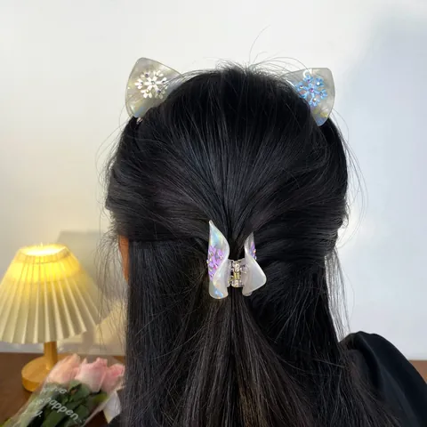 Pince à Cheveux Douce en Acrylique Oreilles de Chat Iridescent Flocon de Neige Strass Accessoires Cheveux Femme