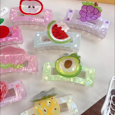 Fermaglio per Capelli da Donna in Acrilico con Tema Frutta Dolce e Fresca Mela Uva Anguria Avocado Pesca Ananas Accessori Capelli