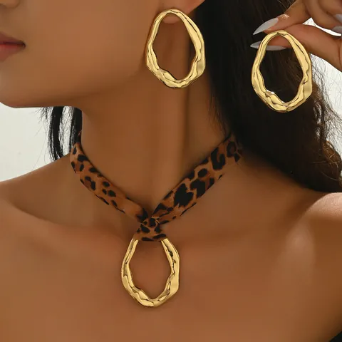 Bohemian Leopard Print Satin Ribbon Choker Necklace And Irregular Gold Alloy Geometric Round Pendant Earrings Jewelry Set For Women