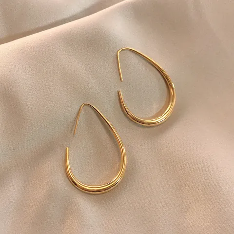 Minimalistische Goud Metalen Traan Hoepel Oorbellen Voor Dames Gepolijste Legering Grote Peervorm Mode Sieraden Accessoires